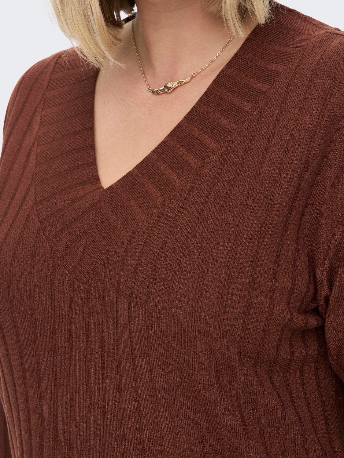 Curvy knitted midi dress