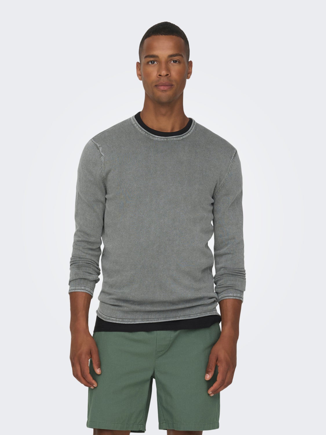 Crew neck knitted pullover