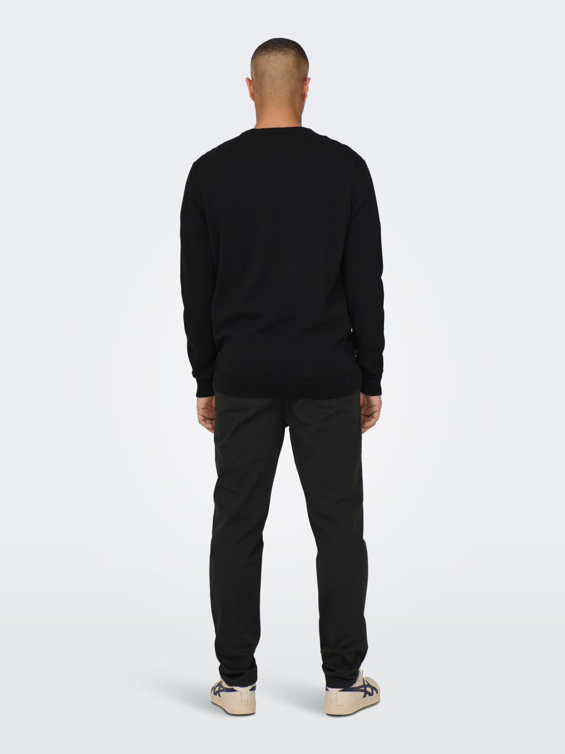 Crew neck knitted pullover