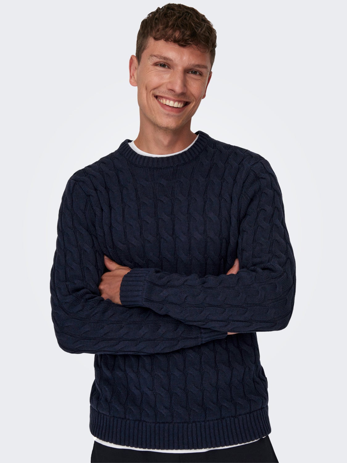 Crew neck knitted pullover