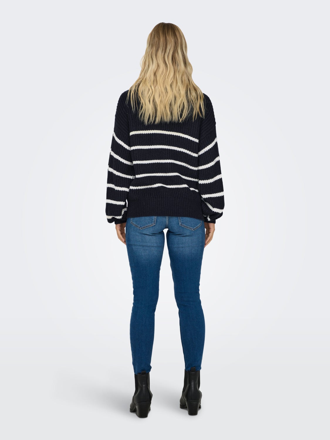 High neck knitted pullover
