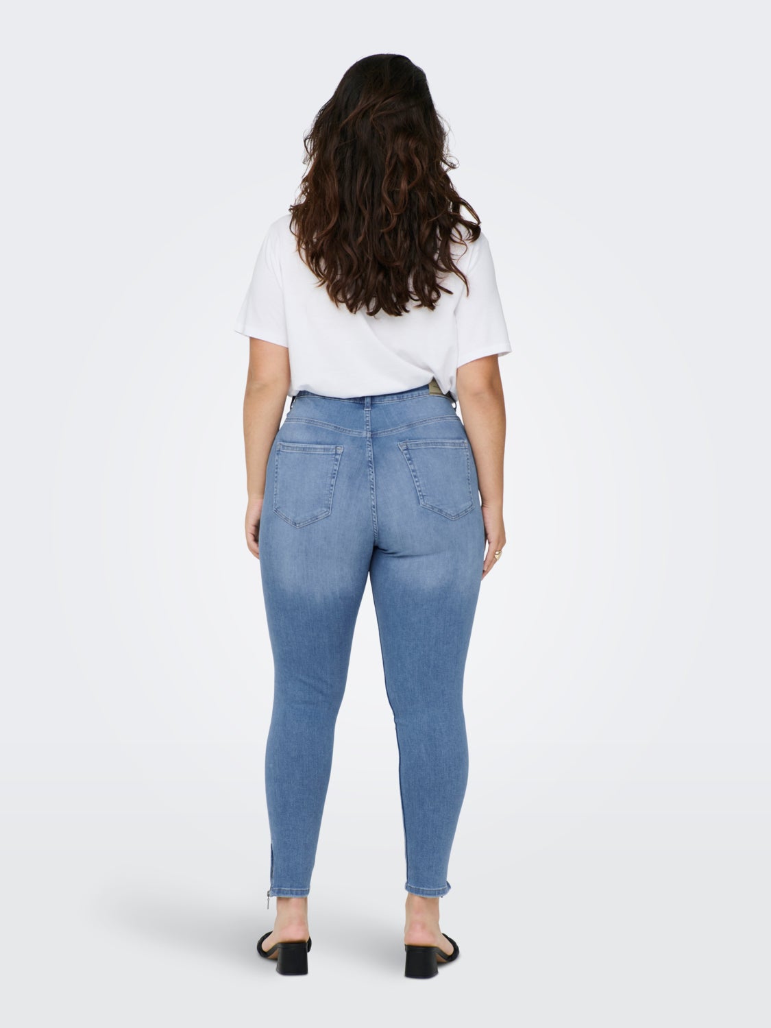 CARWILLY REG  SK ANK ZIP TAI848