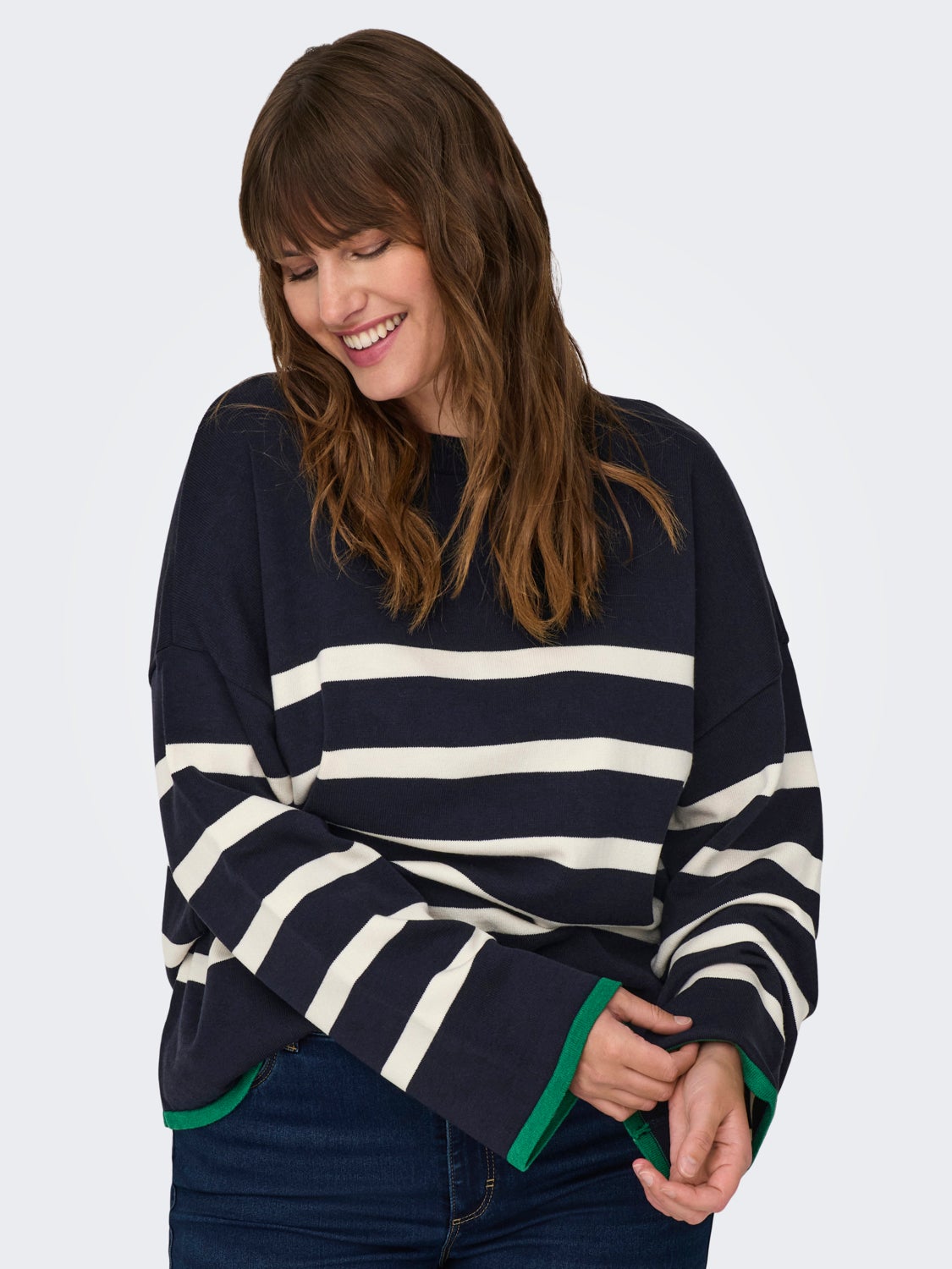 Curvy striped knitted pullover