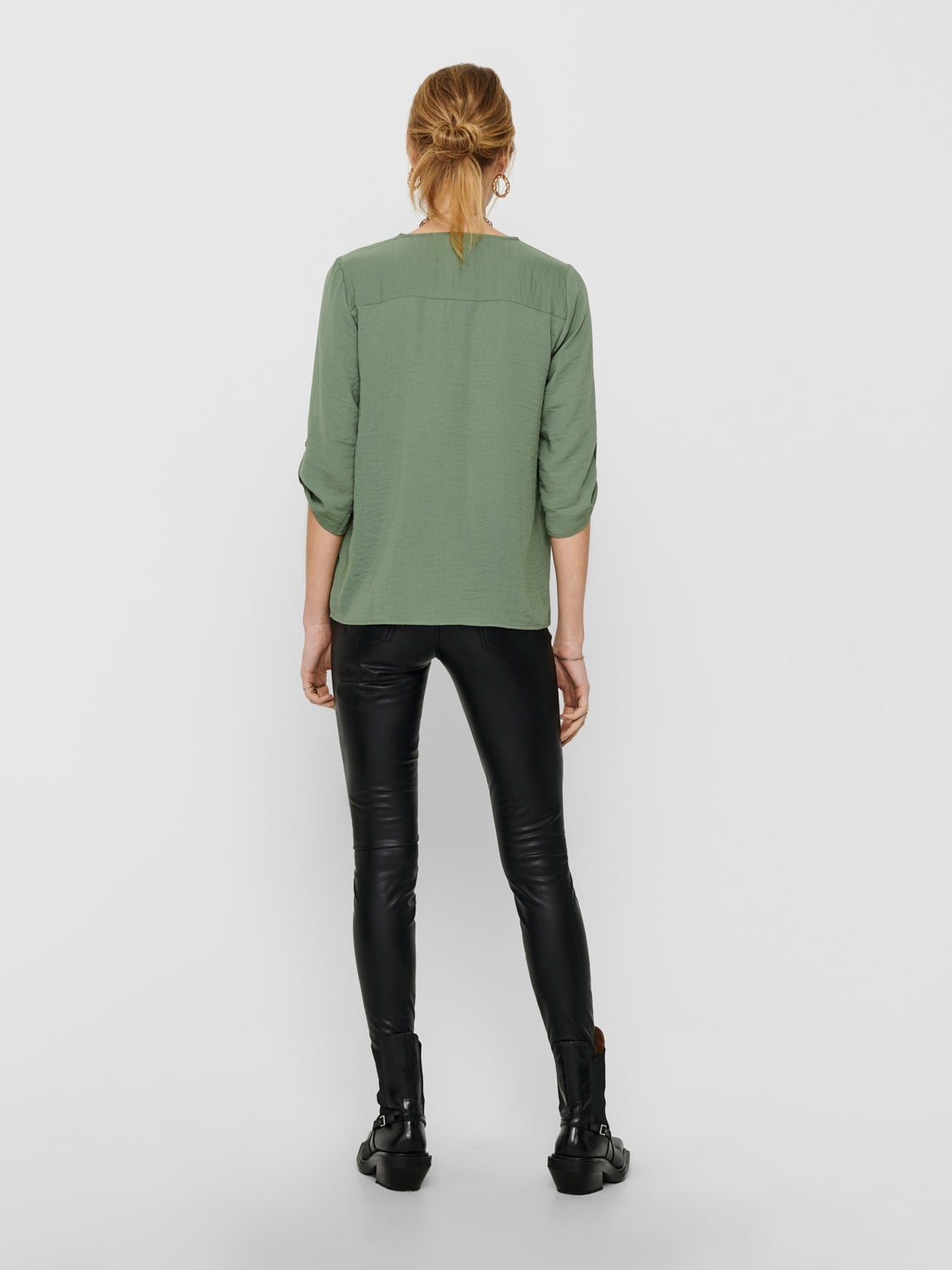 Solid colored 3/4 sleeved top