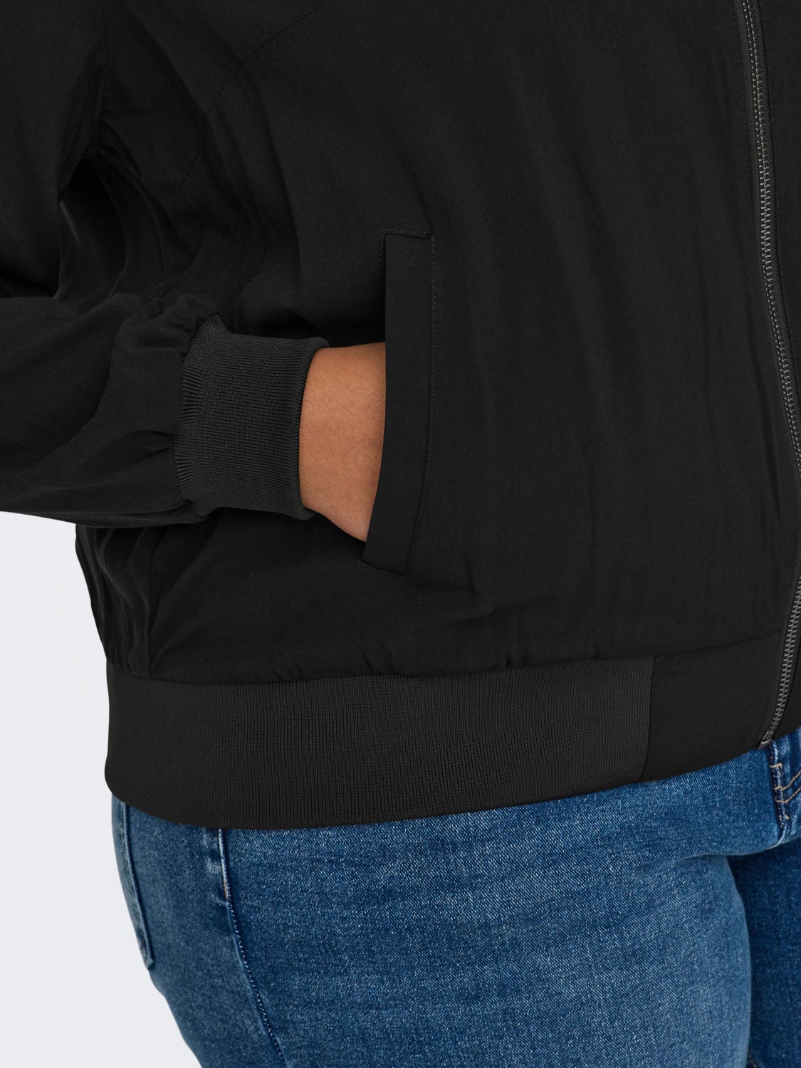 Curvy bomber jacket