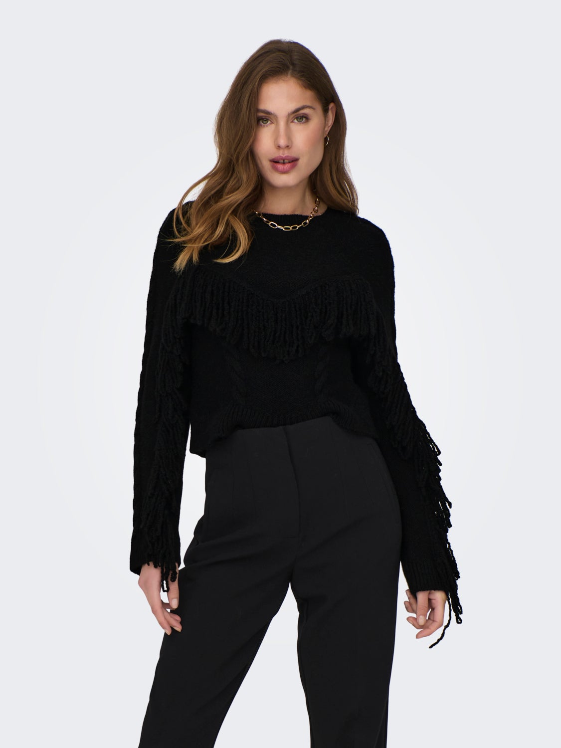O-neck knitted pullover with fringes