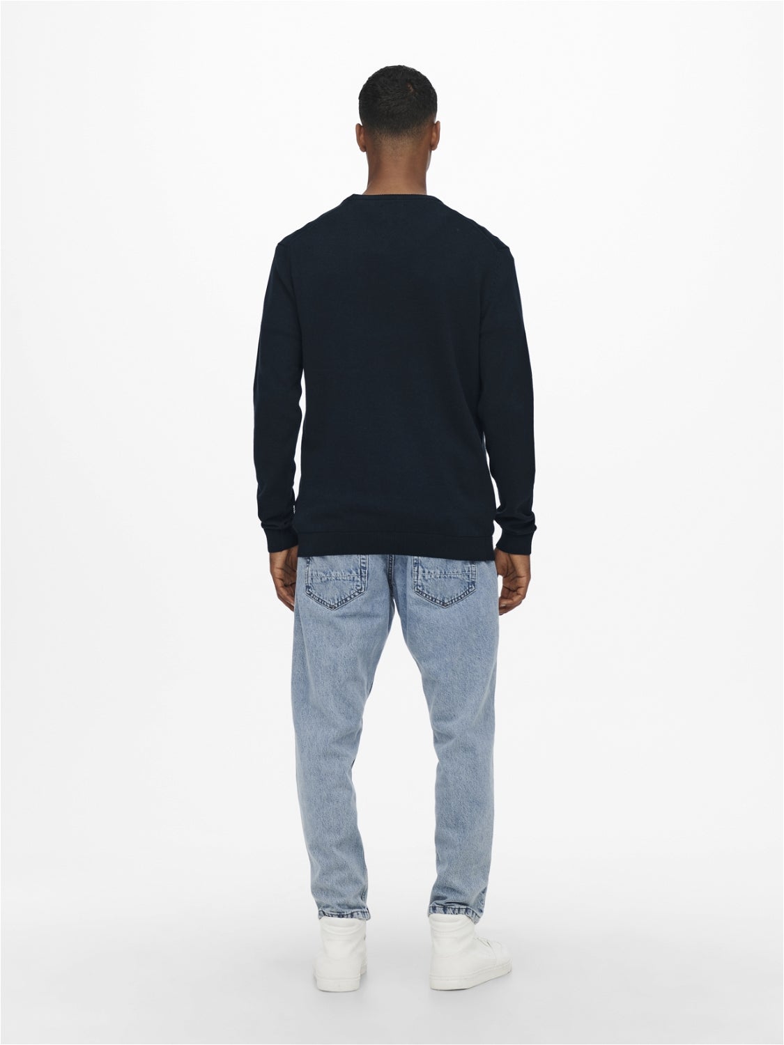 Crew neck knitted pullover