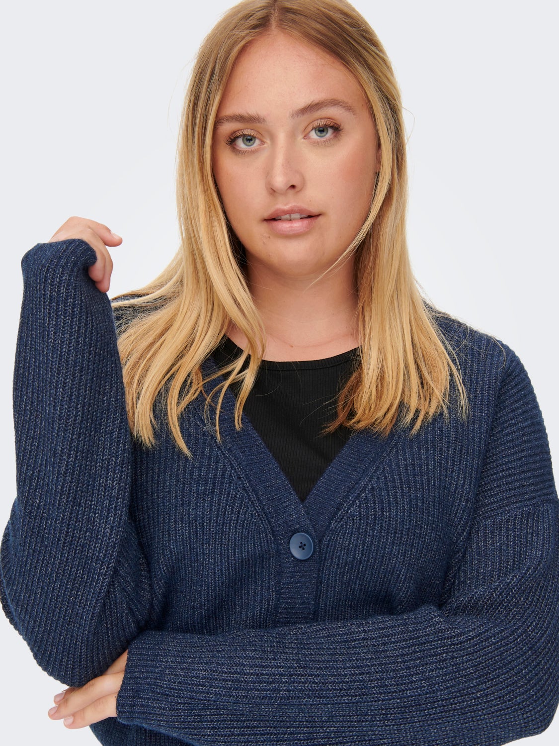 Curvy v-neck Knitted Cardigan