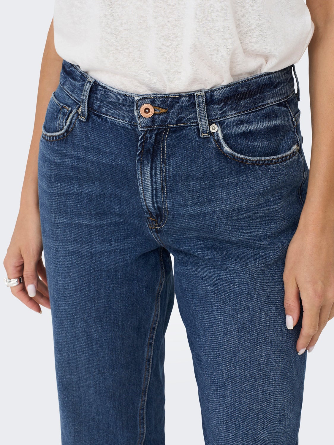 ONLJACI MW STRAIGHT FIT JEANS