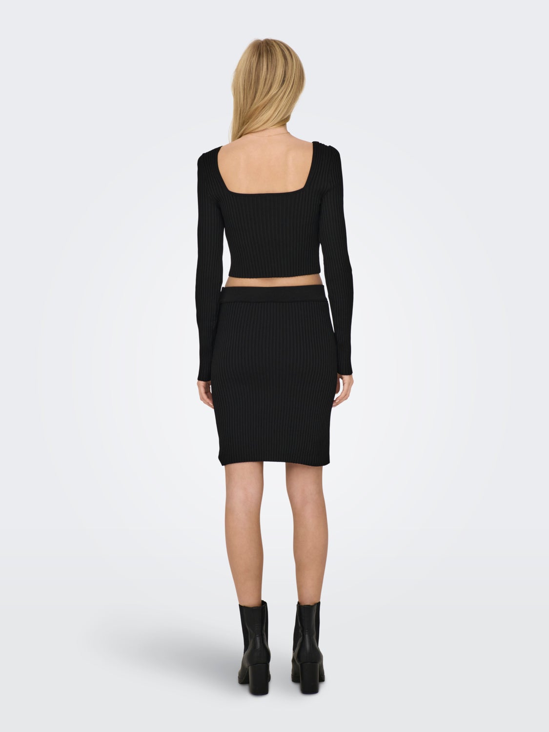 Knitted top with square neck