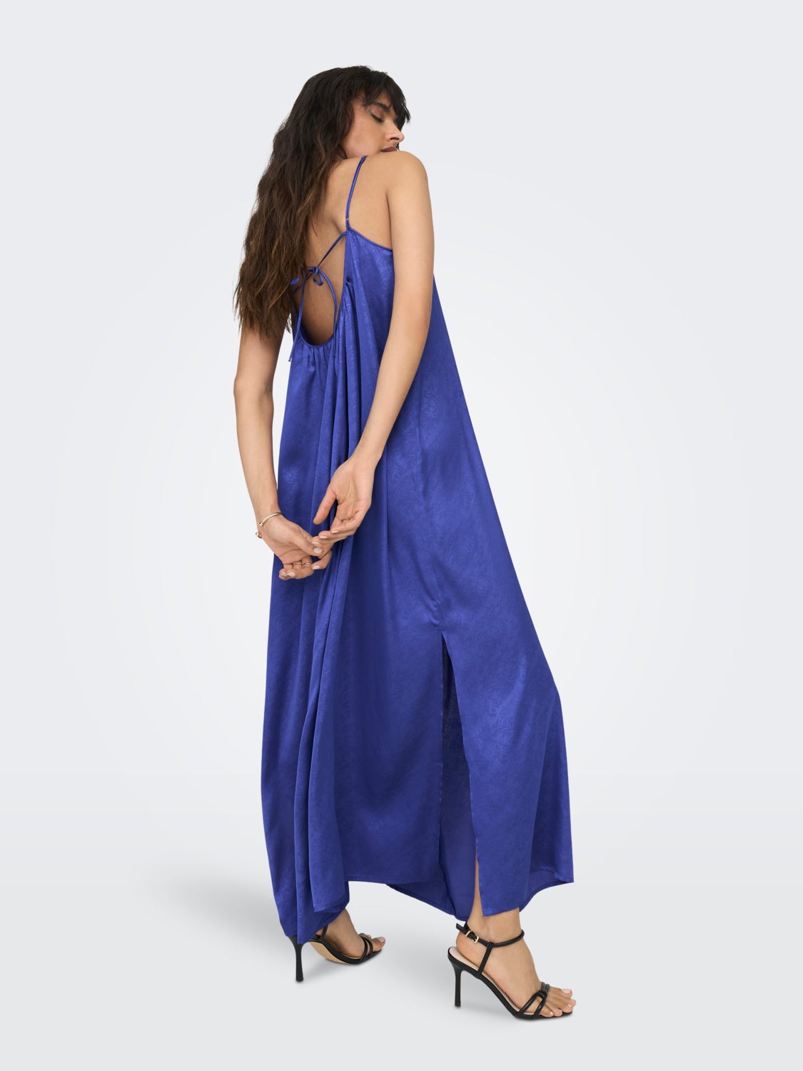 Maxi u-neck dress