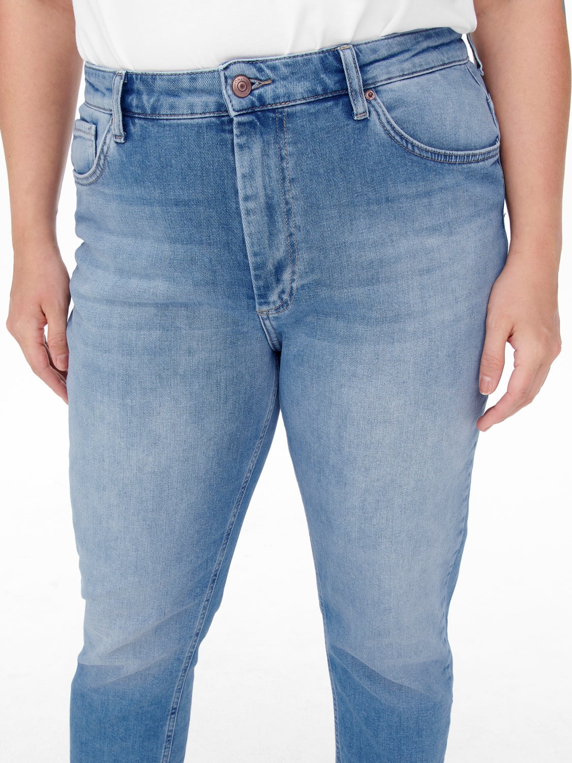 Curvy CAREneda highwaisted mom jeans