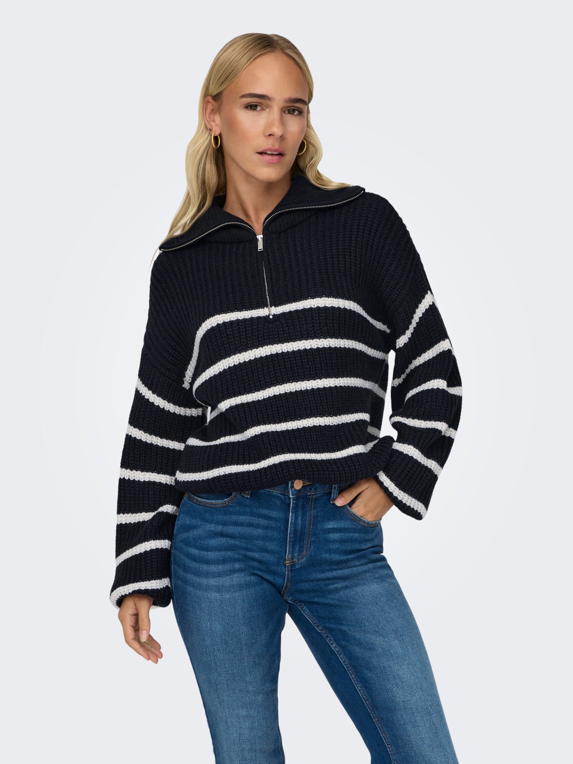 High neck knitted pullover