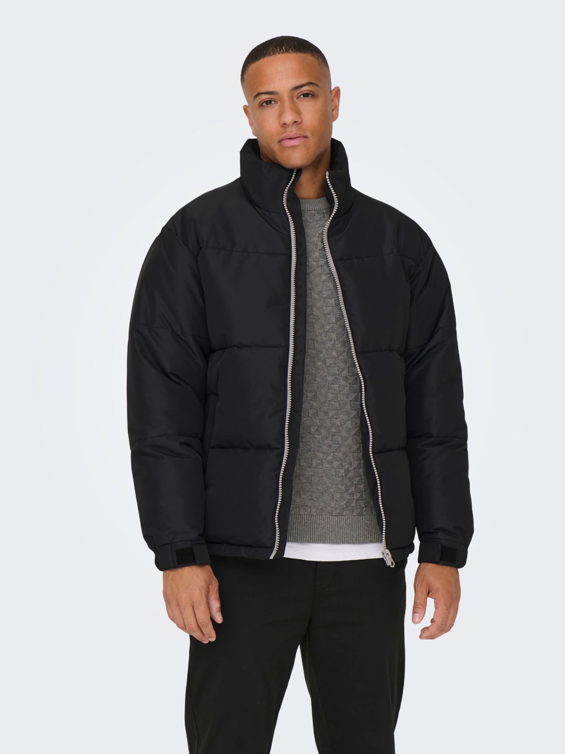 short pufferjacket with high neck
