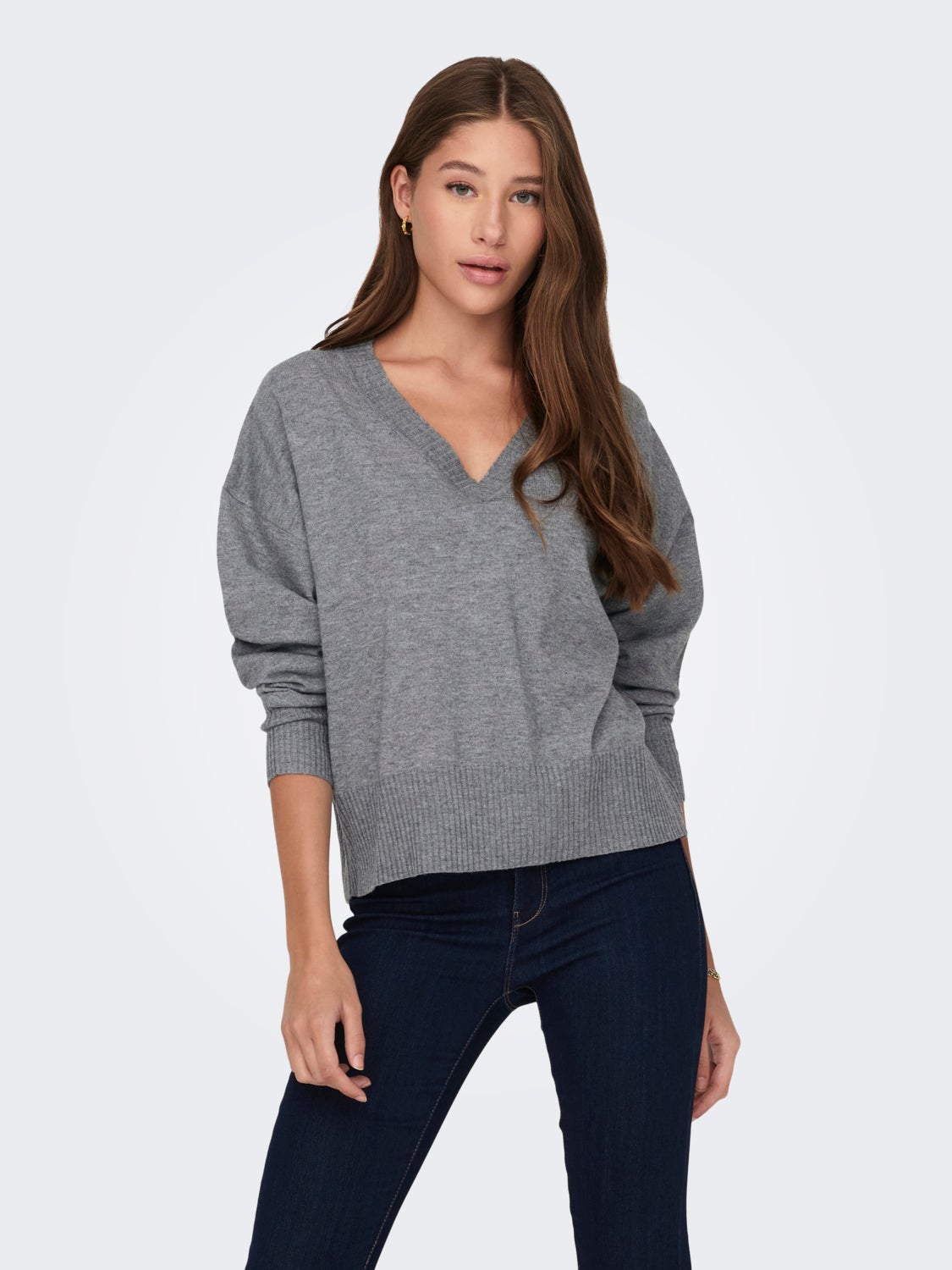 V-neck knitted pullover