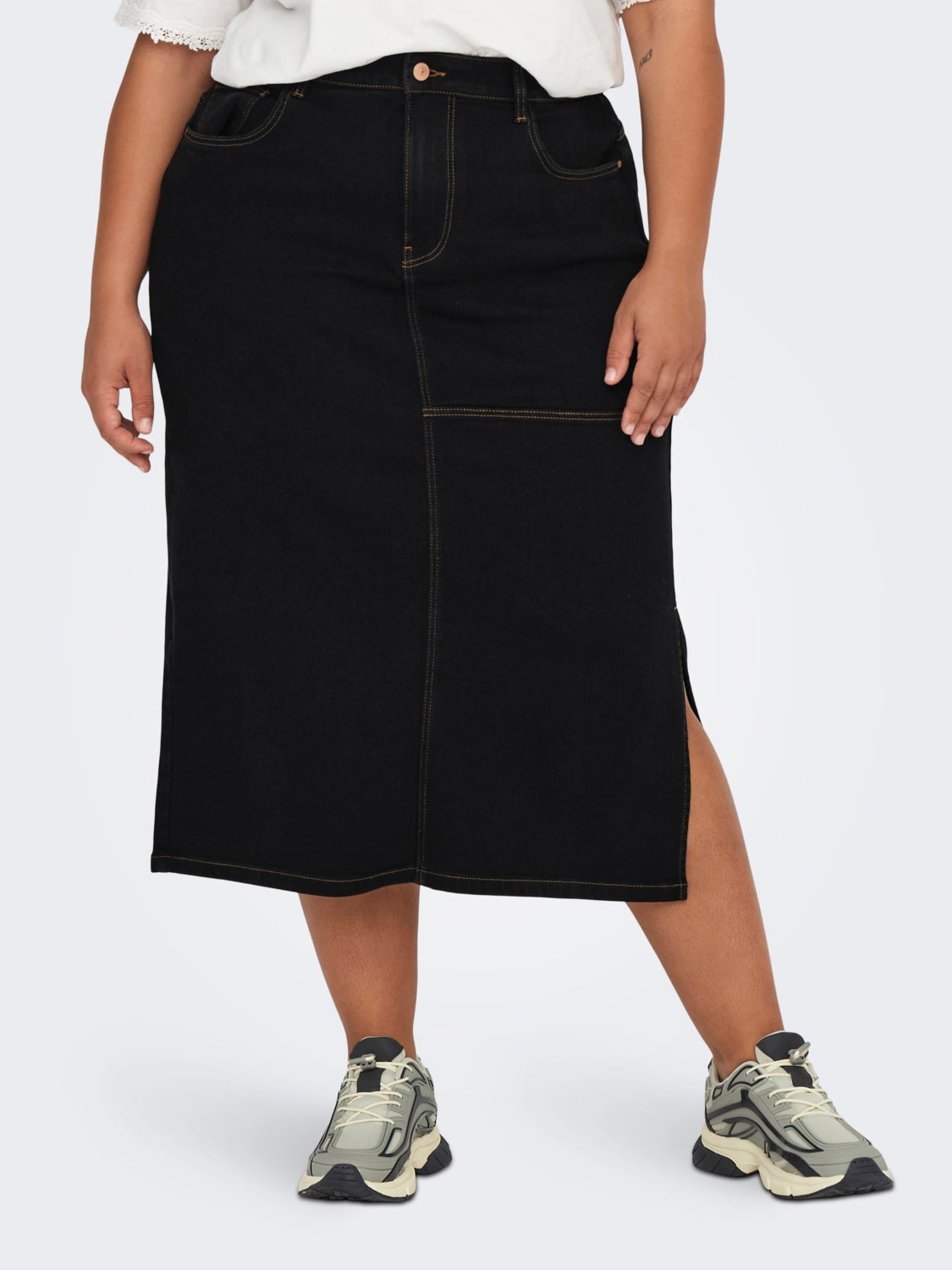 Curvy Midi denim skirt