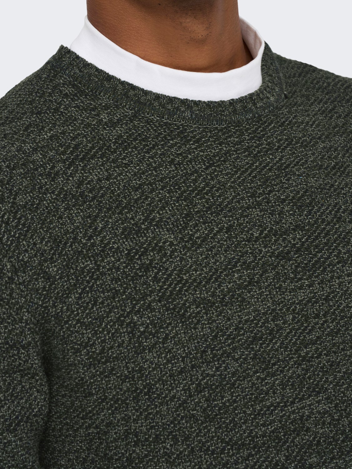 O-neck knitted pullover