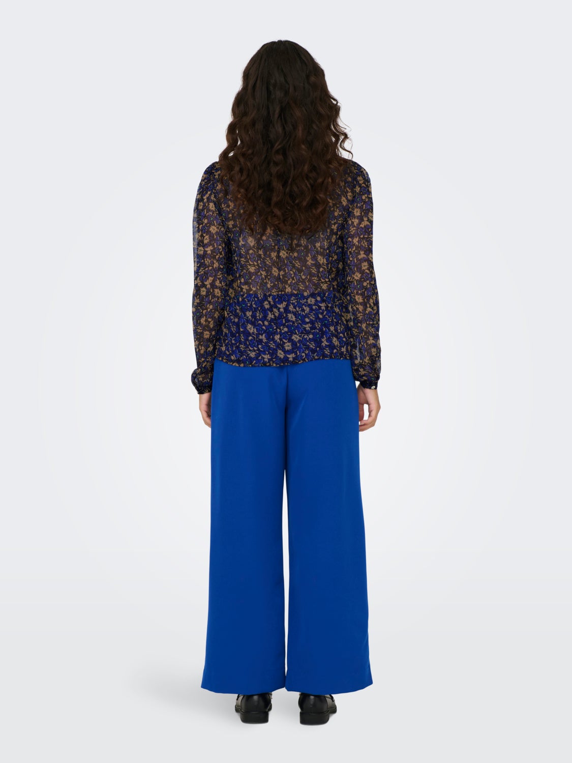 Shirt with china collar