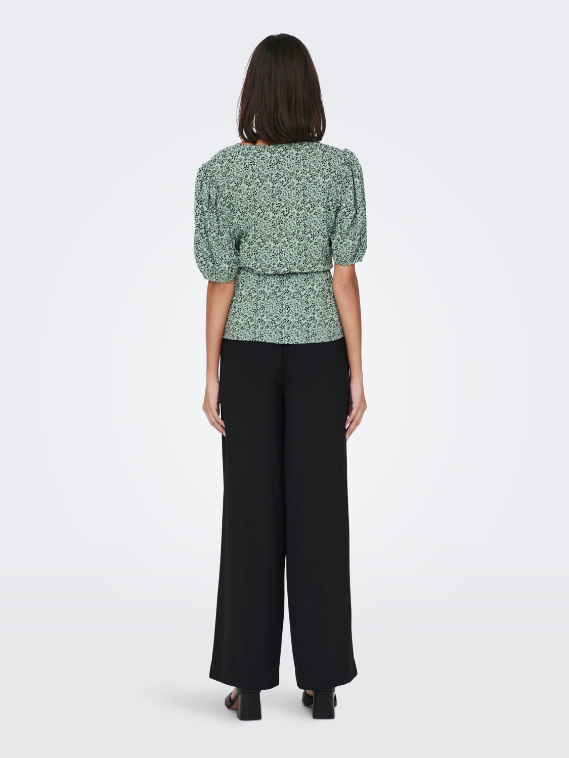 Regular Fit V-Neck Smocked cuffs Top