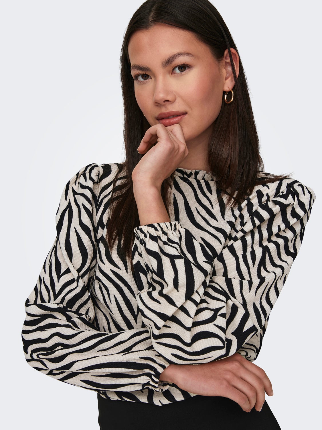 Top with long sleeves and high neck