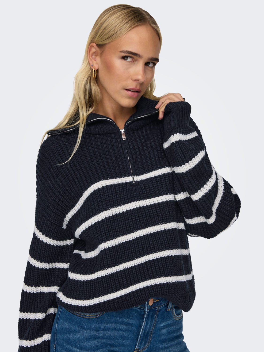 High neck knitted pullover
