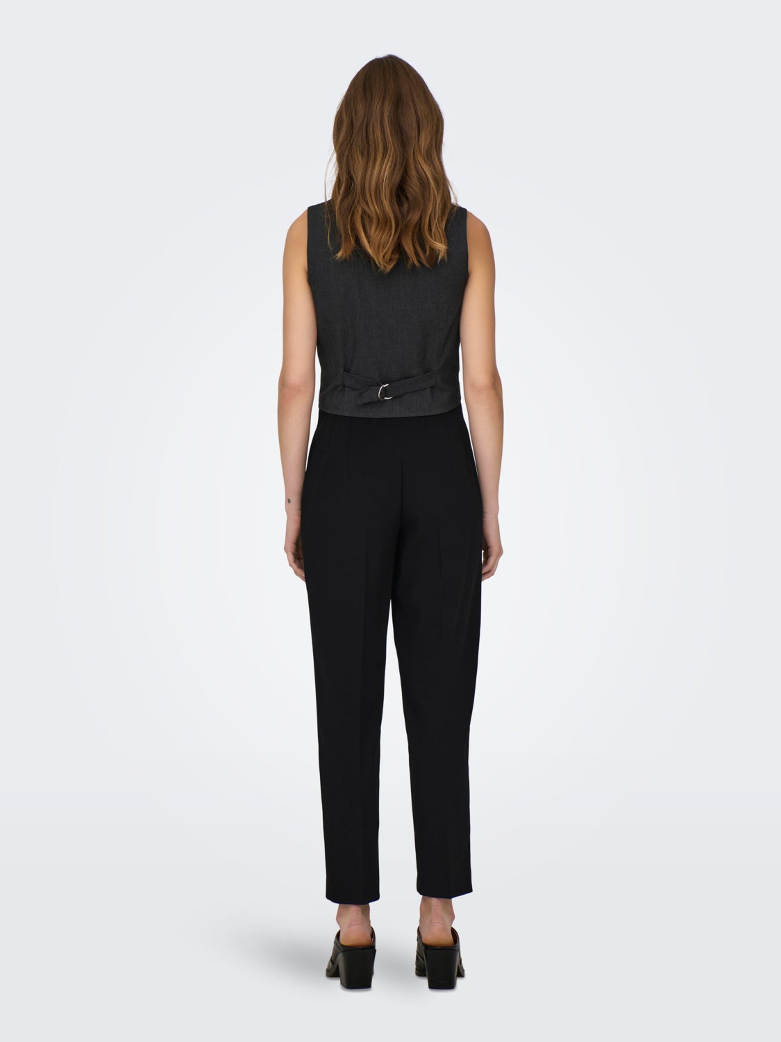 Classic trousers with high waist