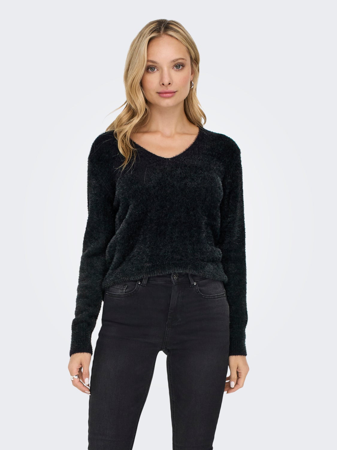 V-neck knitted pullover