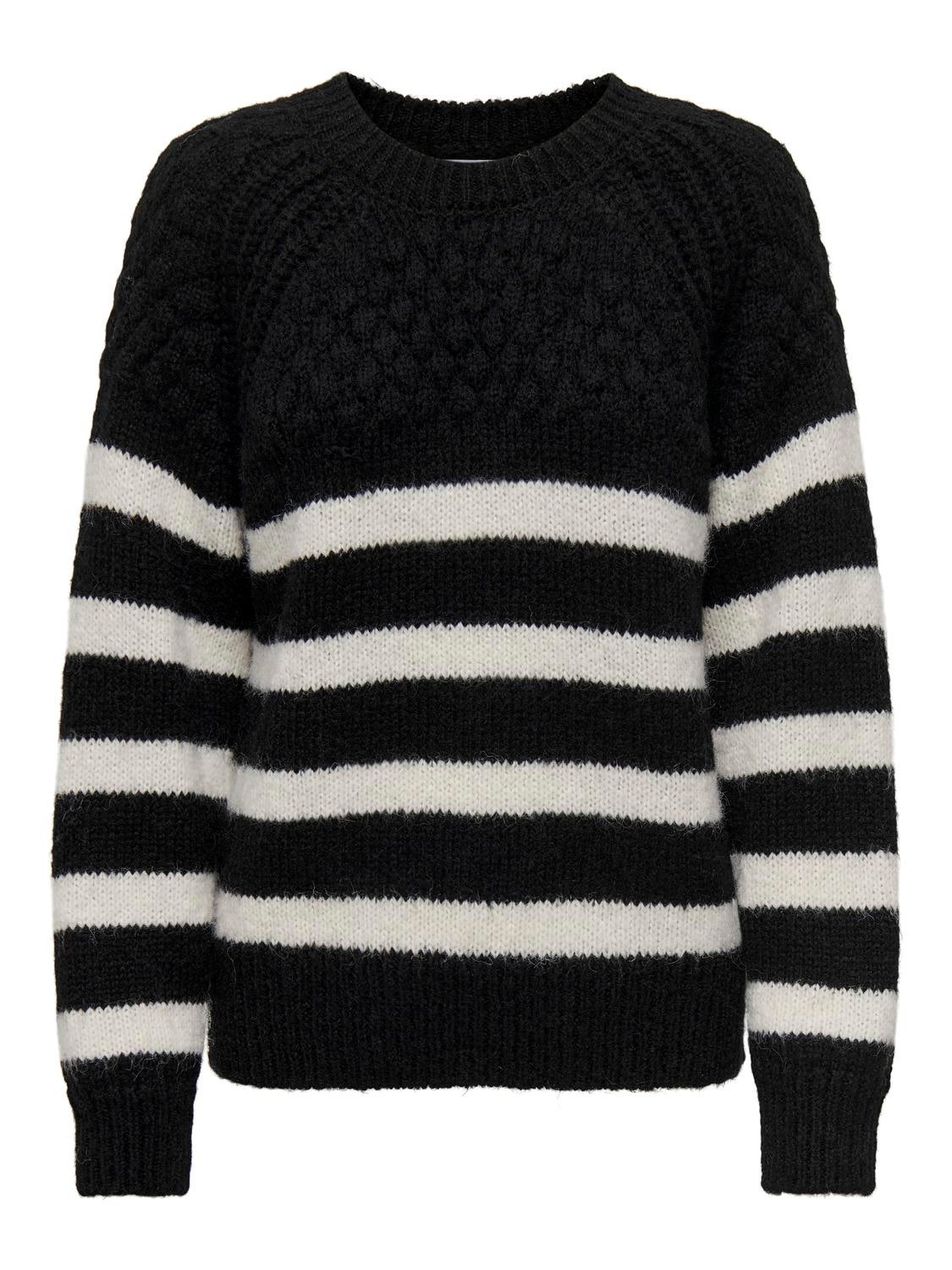 O-neck knitted pullover