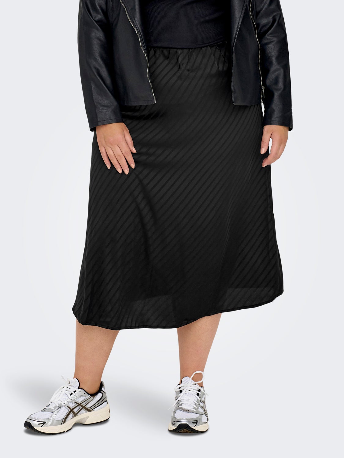 Curvy midi skirt