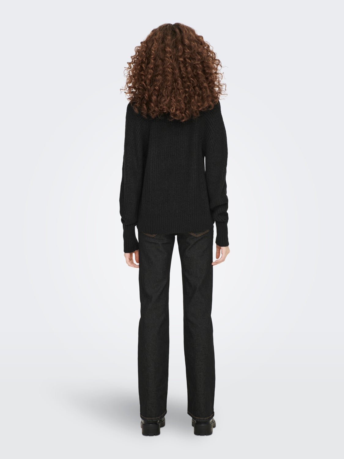 V-neck knitted pullover