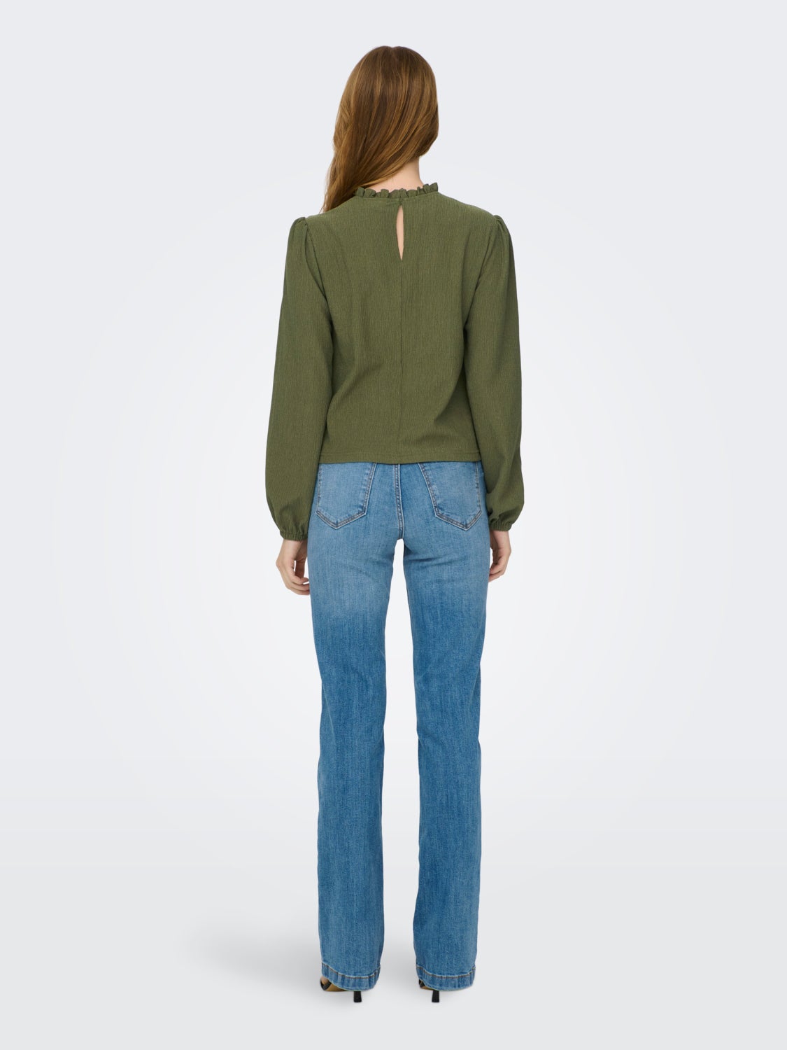 Top with long sleeves and high neck