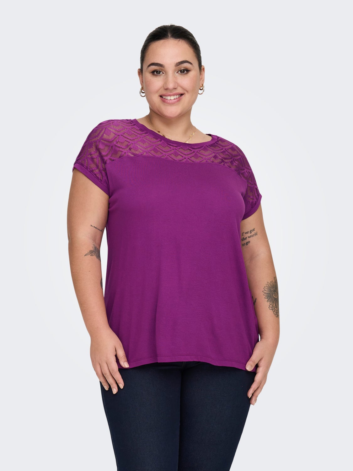 Curvy lace detail Top