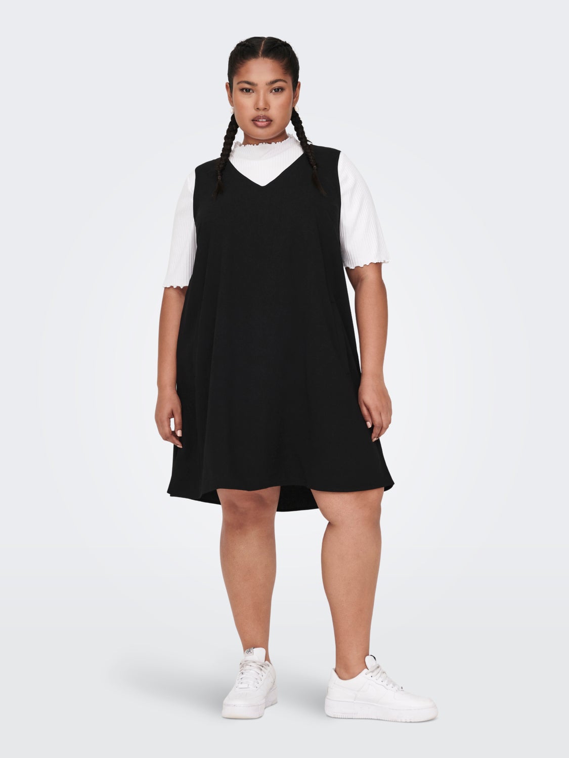 Curvy sleeveless tunic