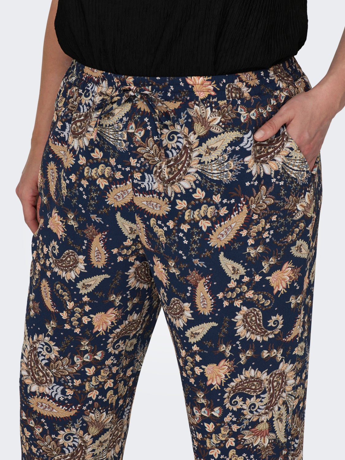 Curvy loose fit pants