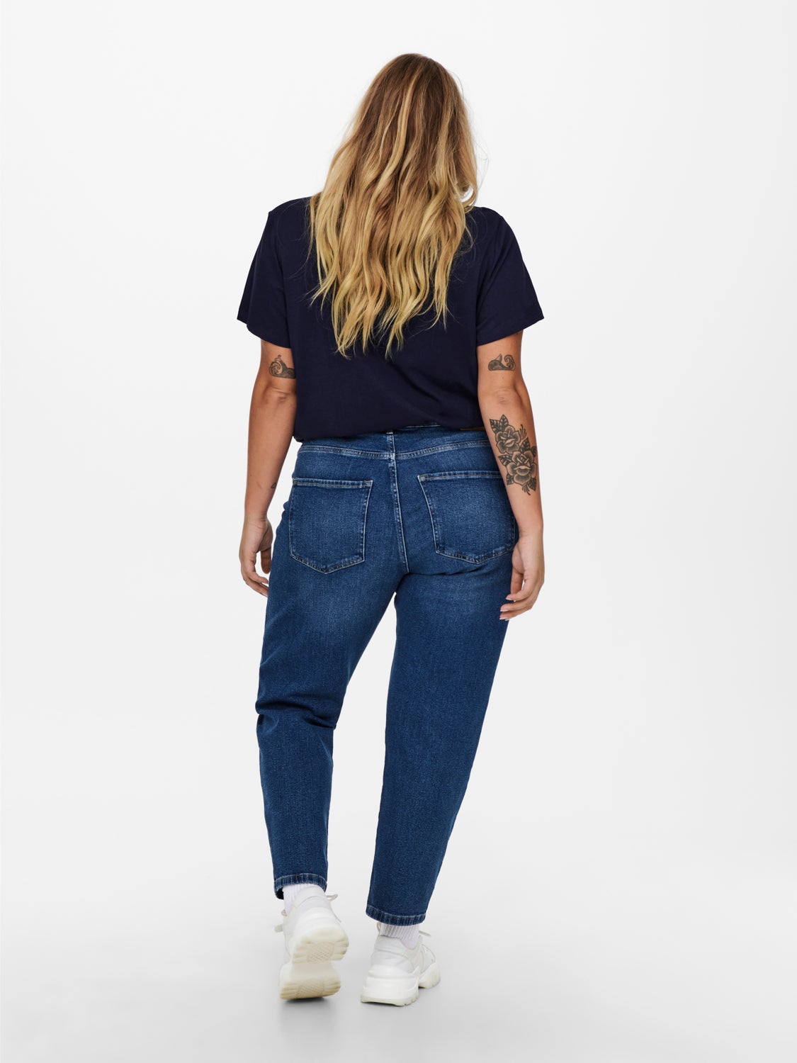 CARENEDA HW MOM ANK JEANS