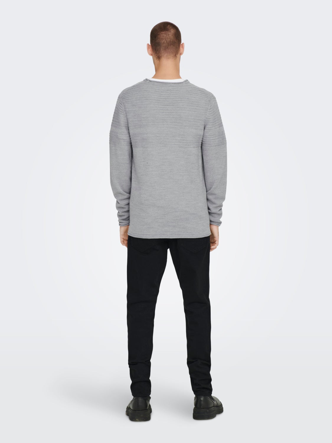 Solid color knitted pullover