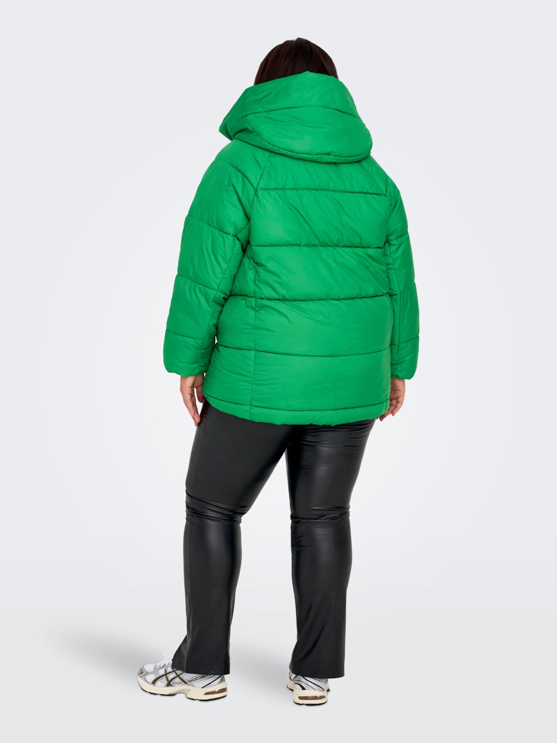 Curvy short puffer jacket