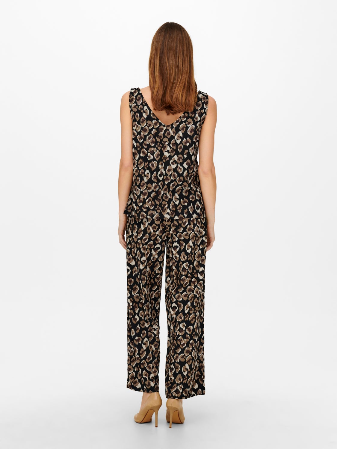 Short sleeved linen button Top