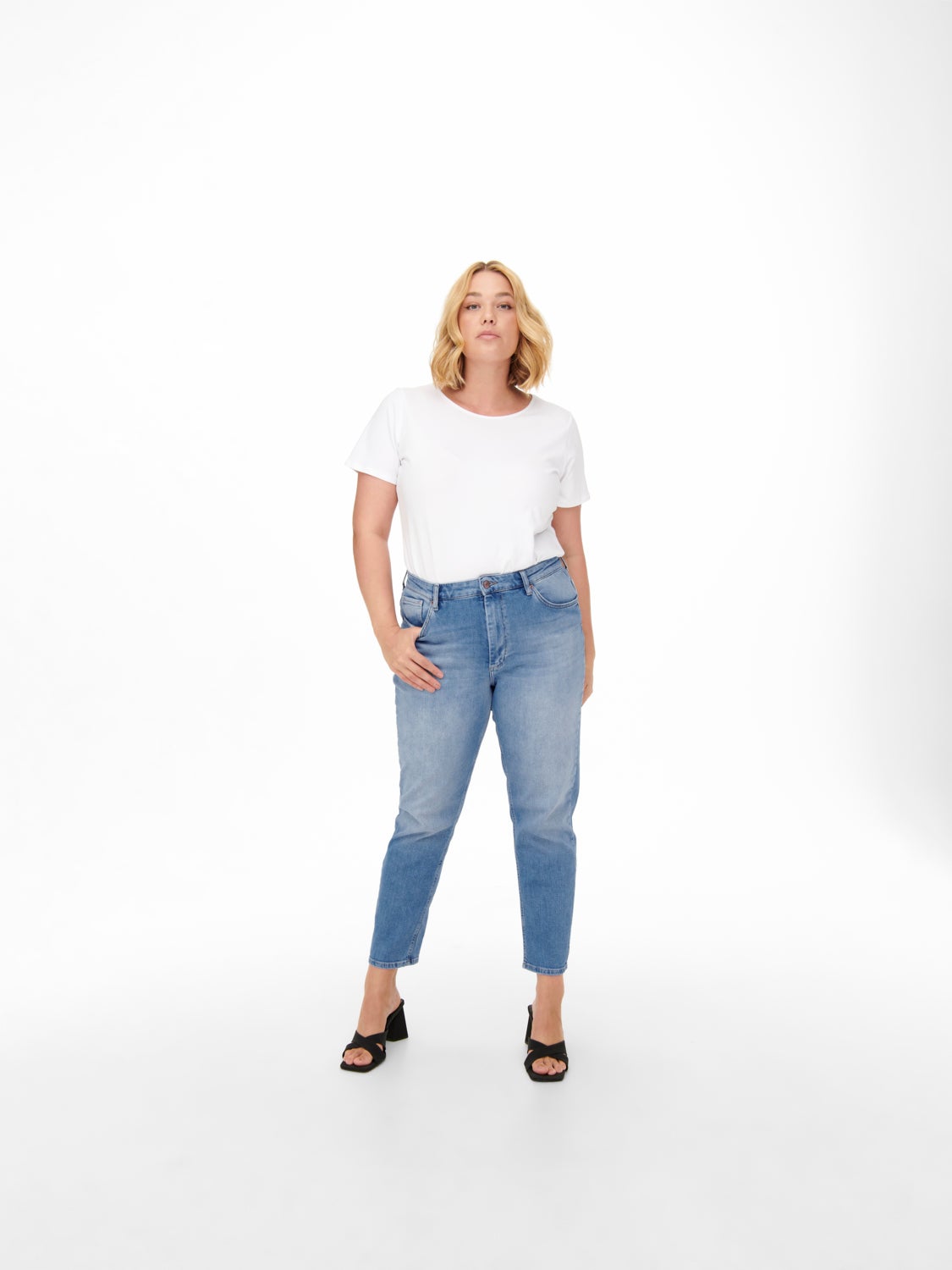 Curvy CAREneda highwaisted mom jeans