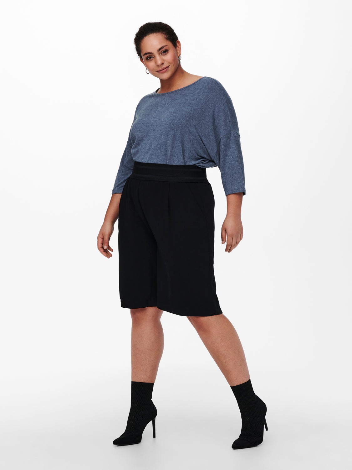 Curvy loose fitted 3/4 sleeved top