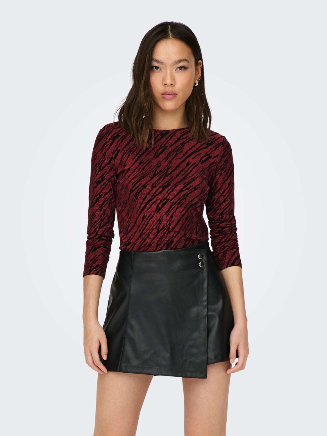 O-neck top with long sleeves