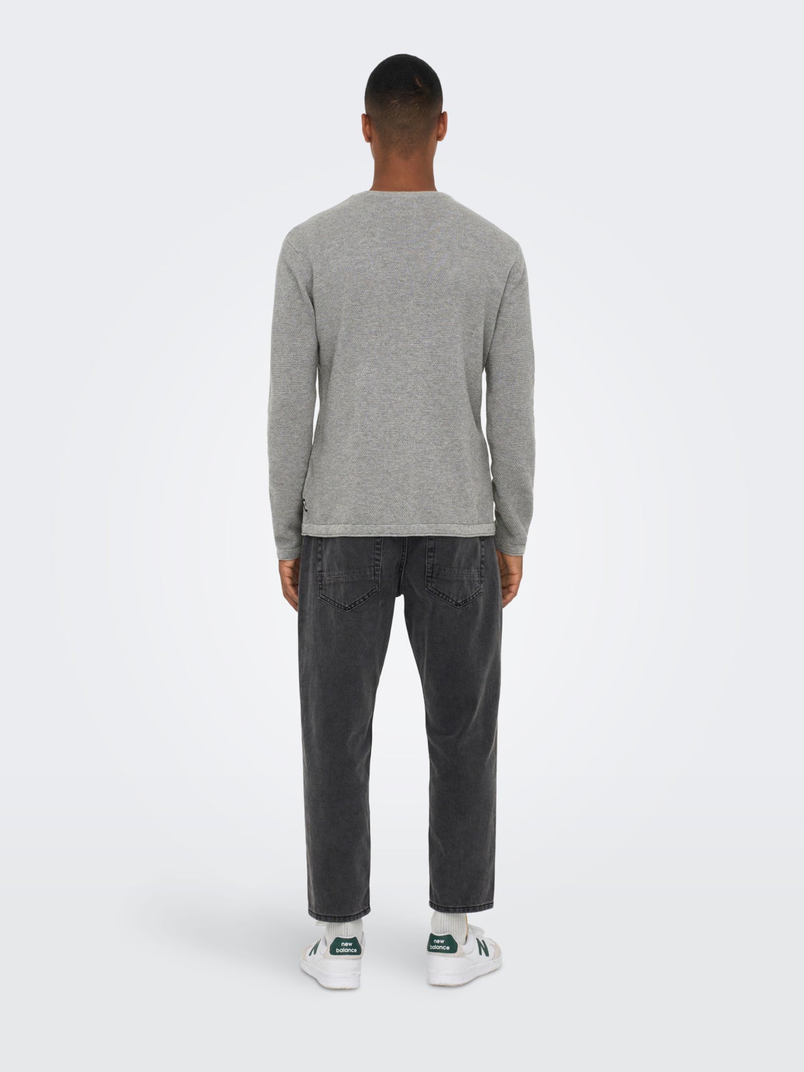 Knitted pullover crew neck