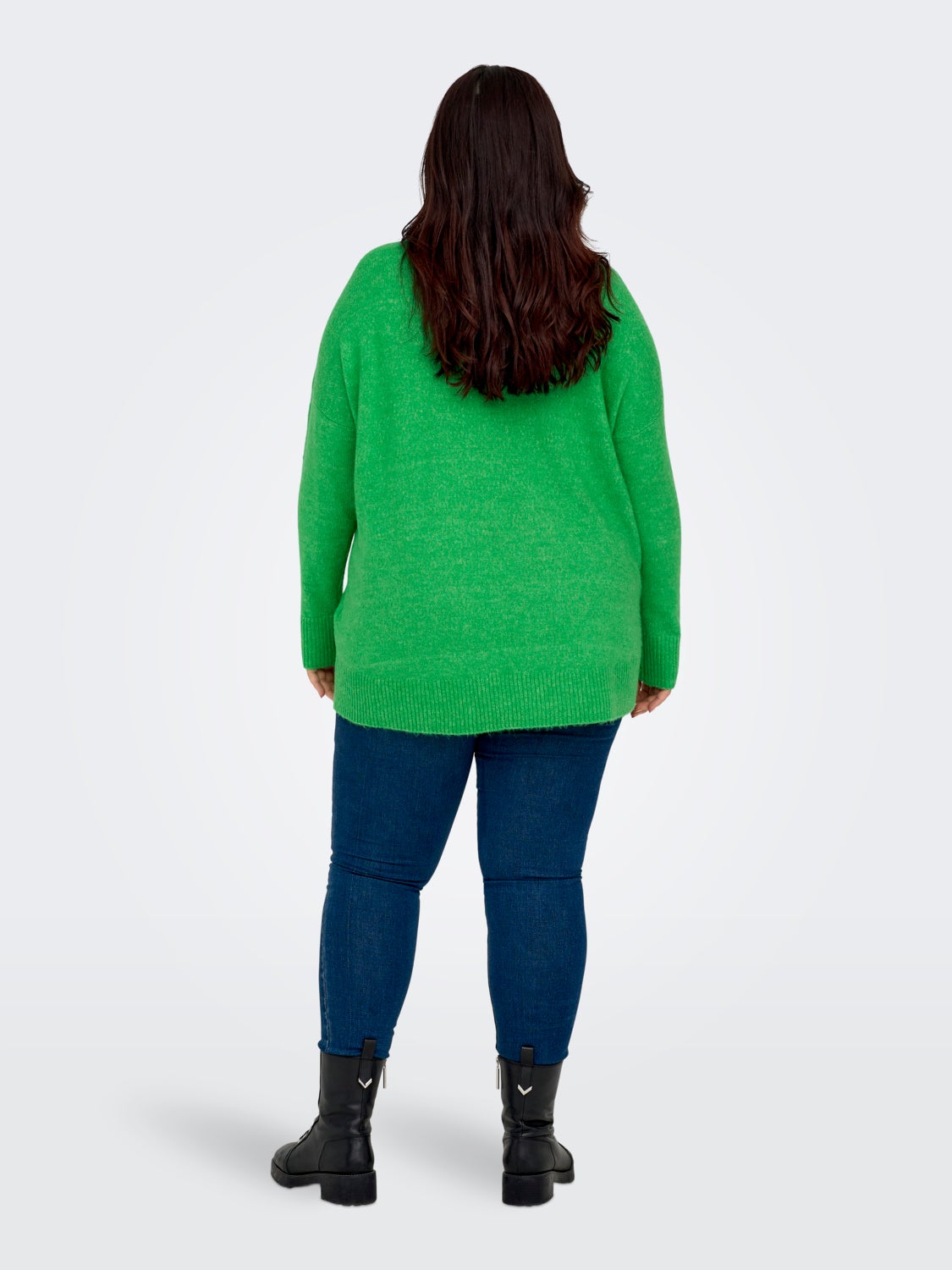 Curvy o-neck knitted pullover