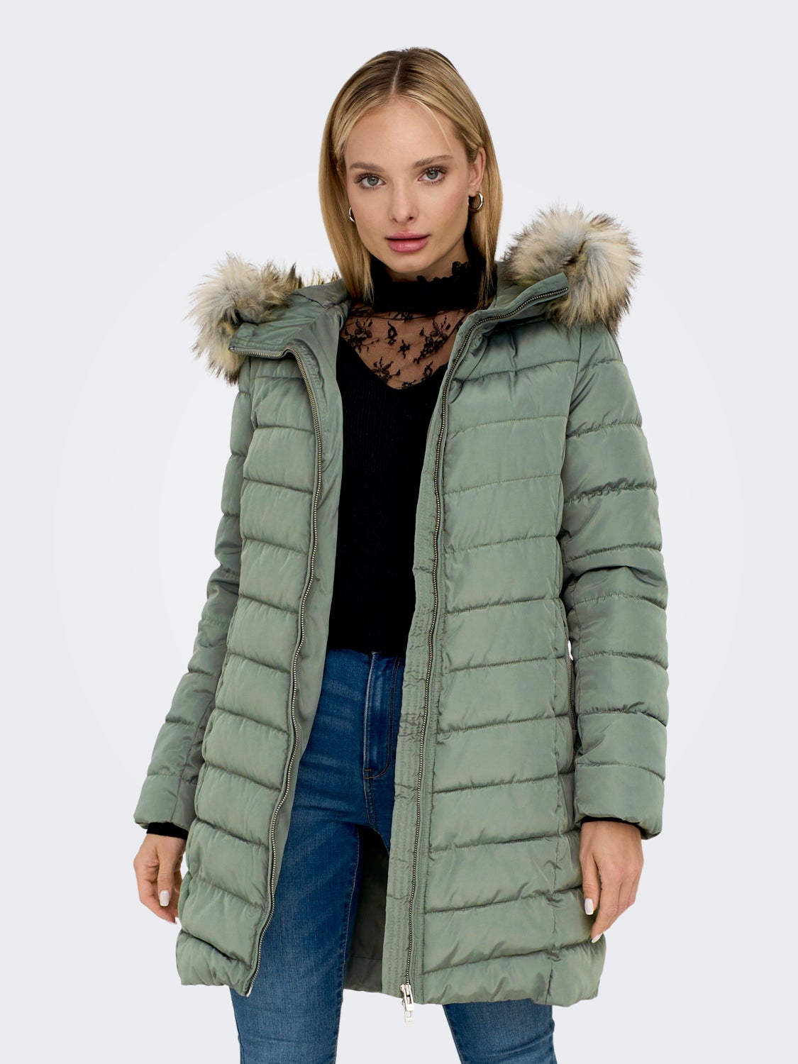 Hooded puffer jacket