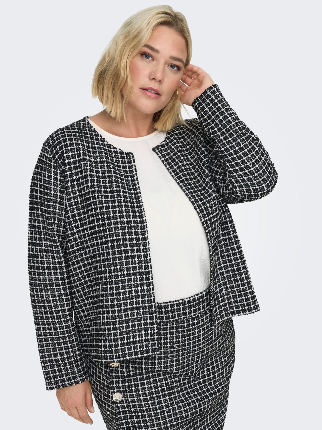 Curvy patterned cardigan