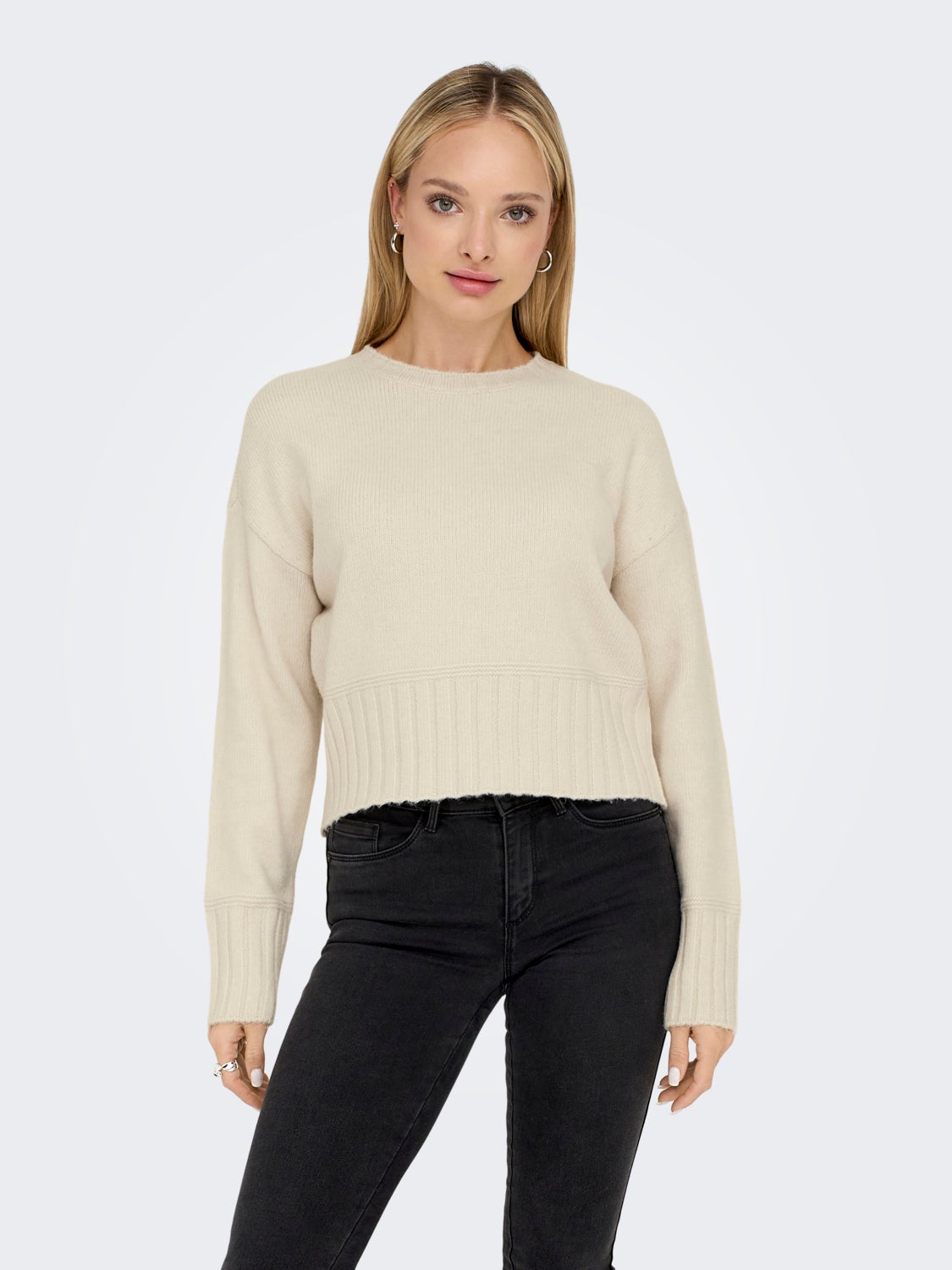 O-neck knitted pullover
