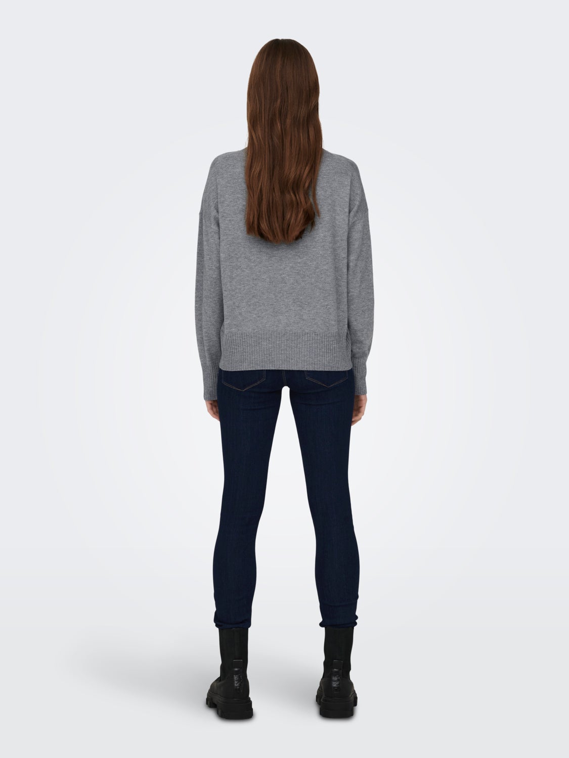 V-neck knitted pullover