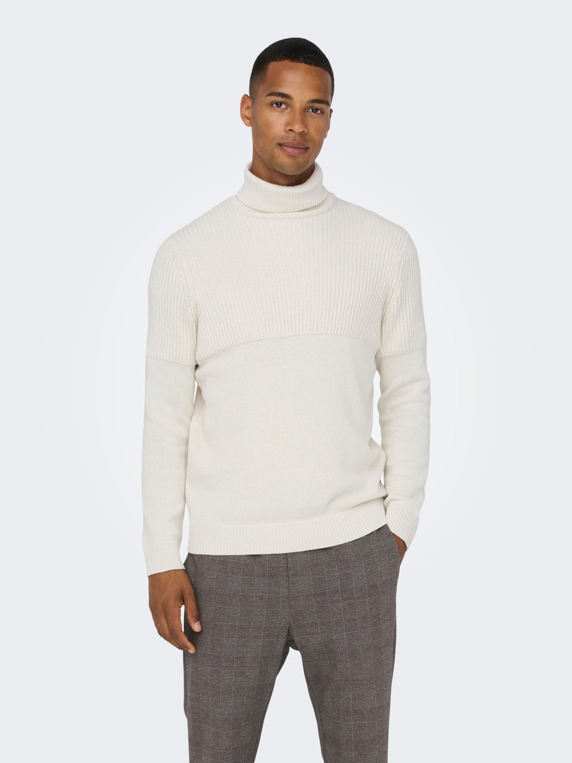 Roll neck knitted pullover
