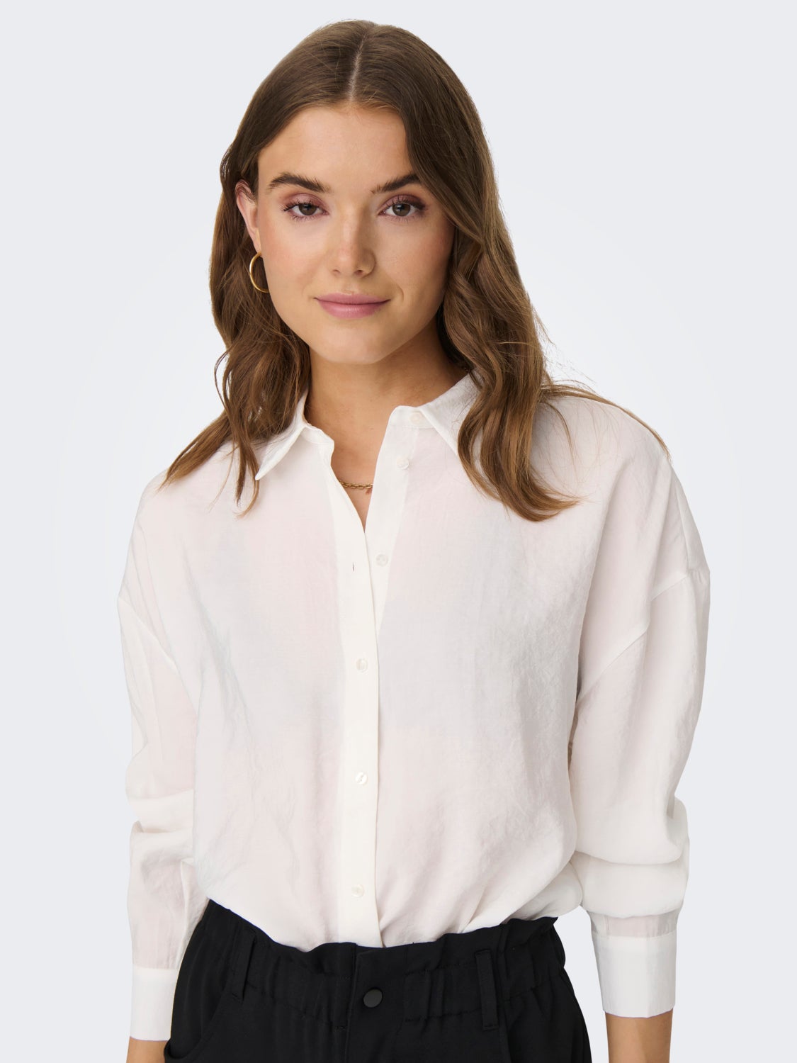 Shirt with volume sleeves