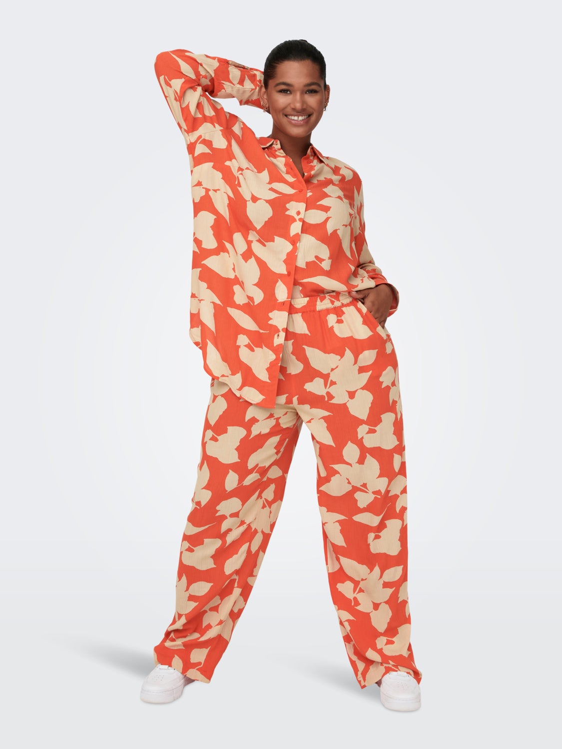 Curvy pants with print